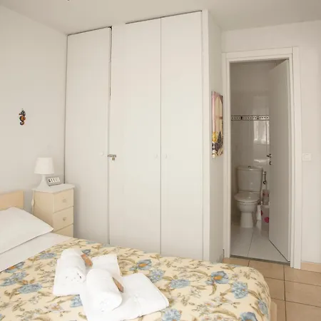 Royale Sejour - Happy