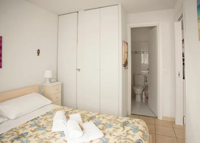 Royale Sejour - Happy