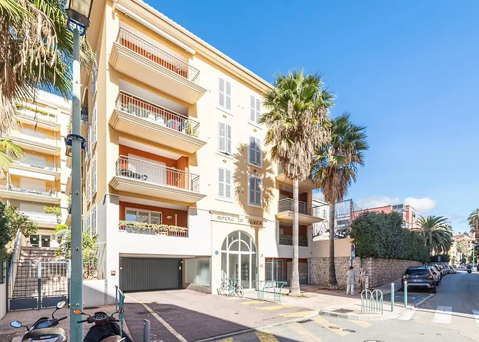 Royale Sejour - Happy